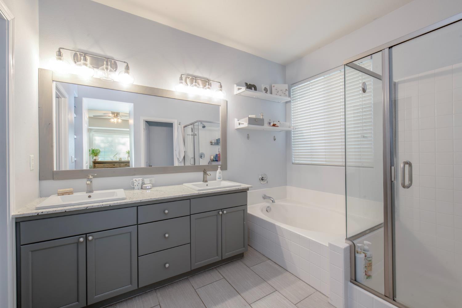 1853 Twinberry Ave, Clovis, CA 93619