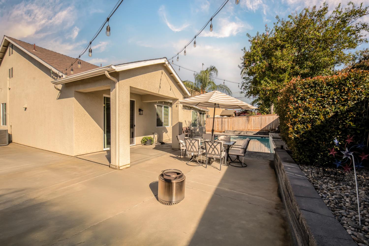 1853 Twinberry Ave, Clovis, CA 93619