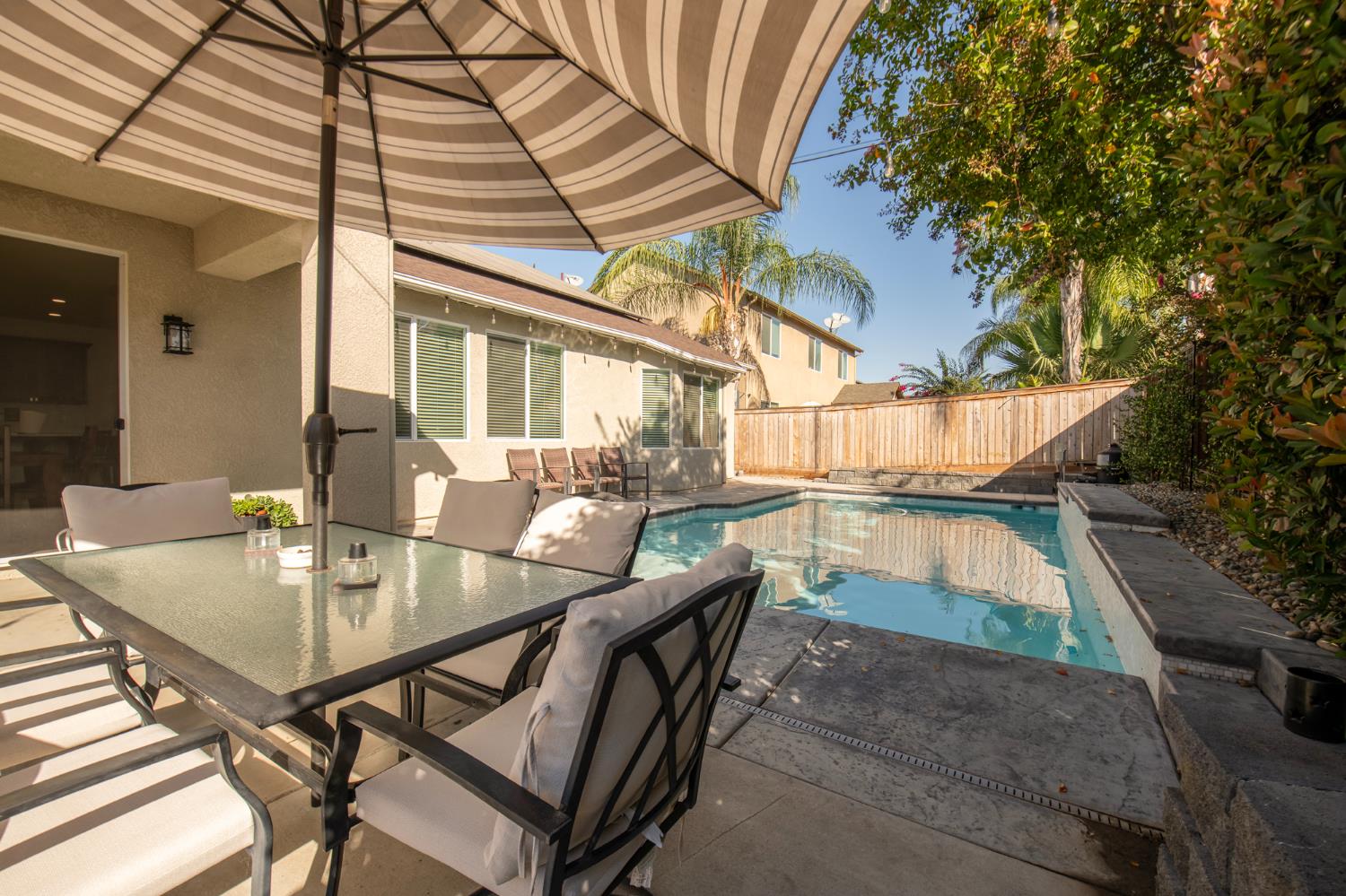 1853 Twinberry Ave, Clovis, CA 93619