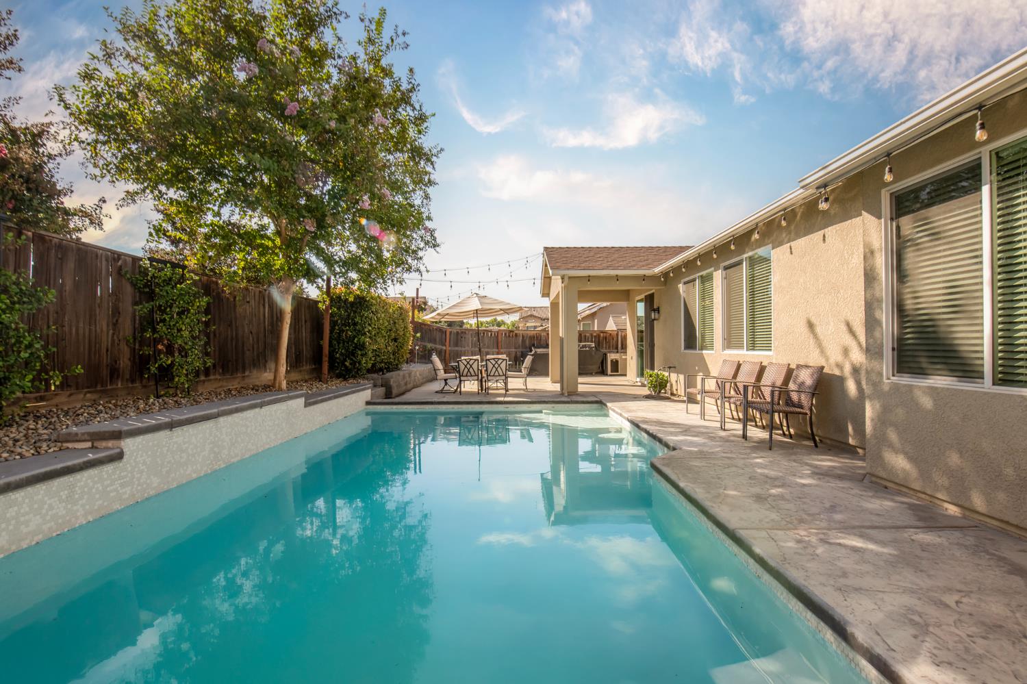 1853 Twinberry Ave, Clovis, CA 93619