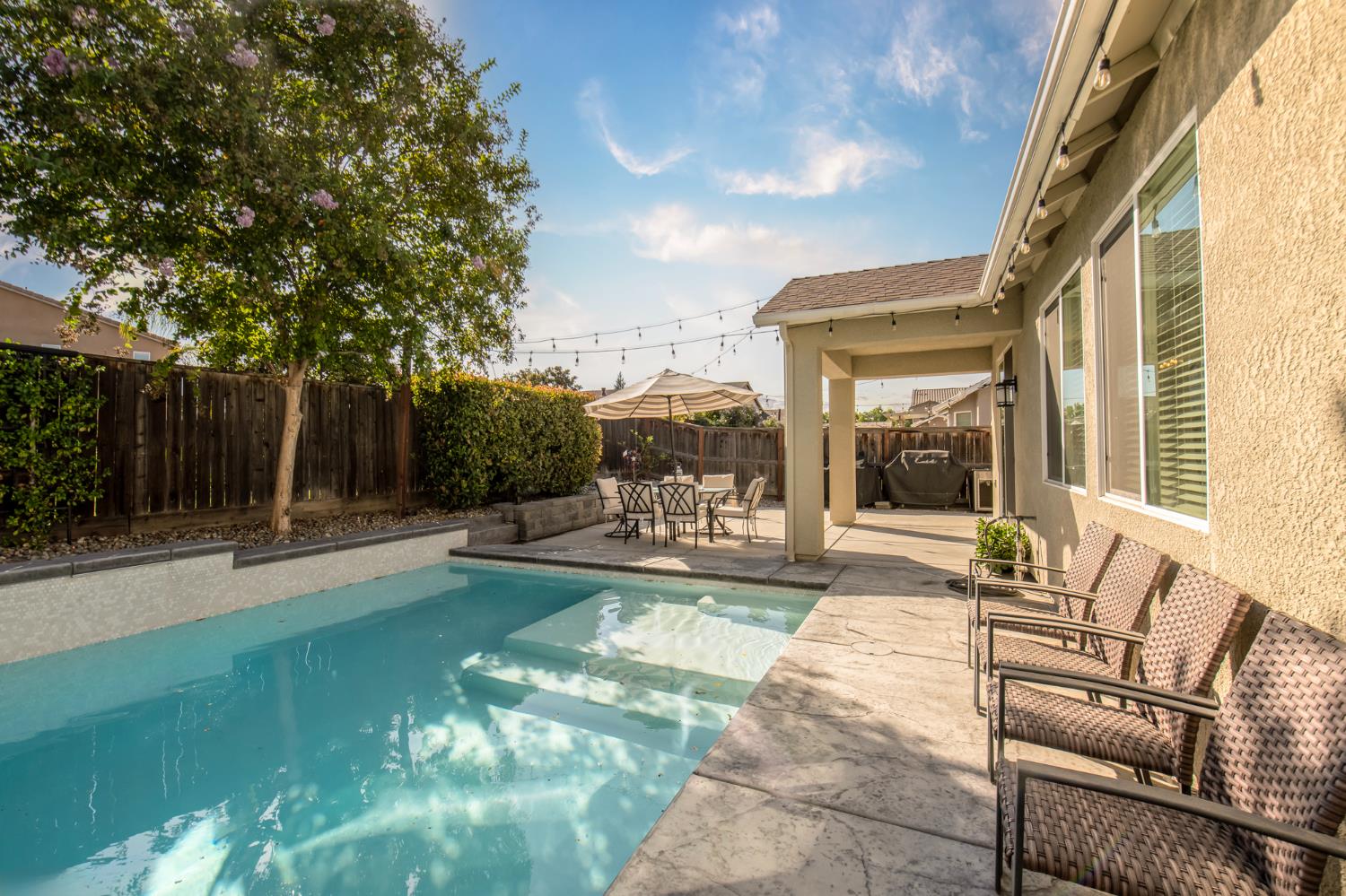 1853 Twinberry Ave, Clovis, CA 93619