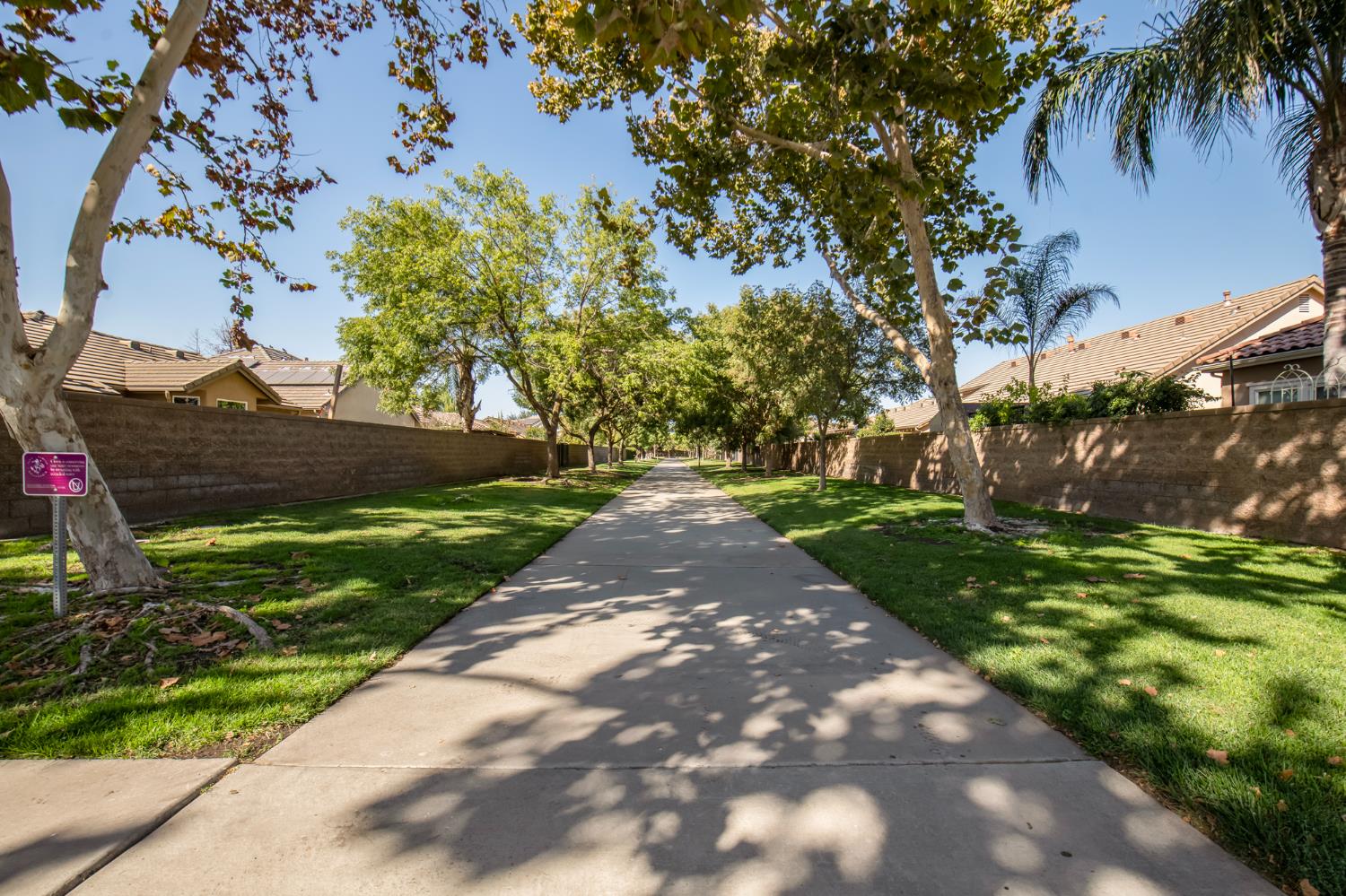 1853 Twinberry Ave, Clovis, CA 93619