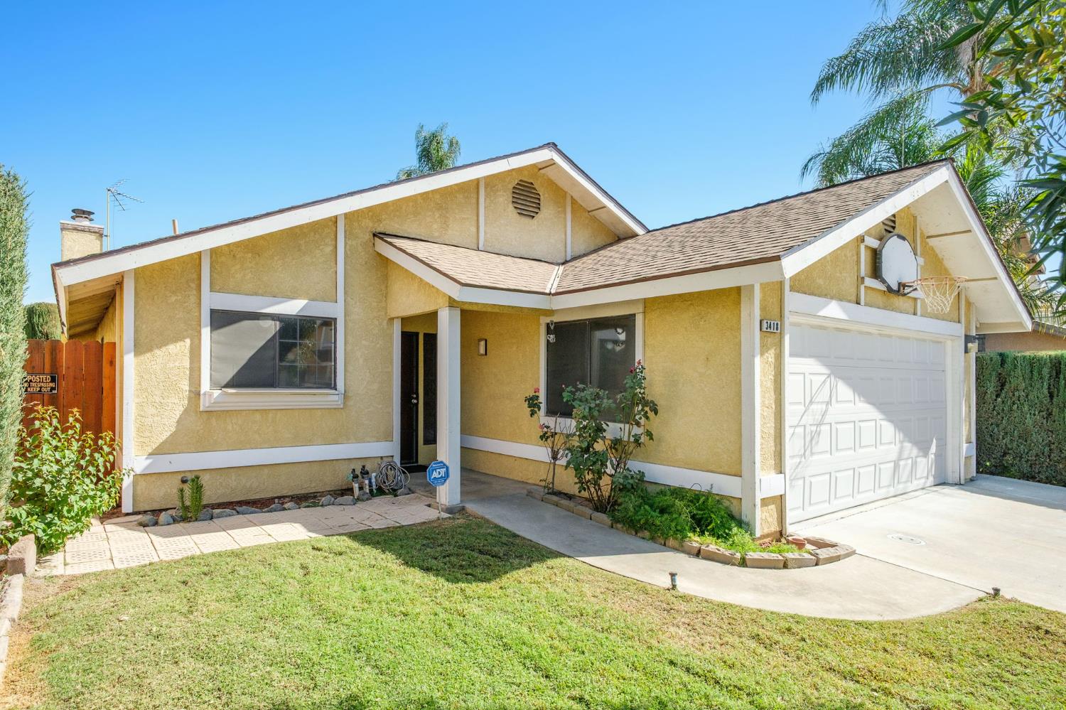 3418 Oryan St, Selma, CA 93662