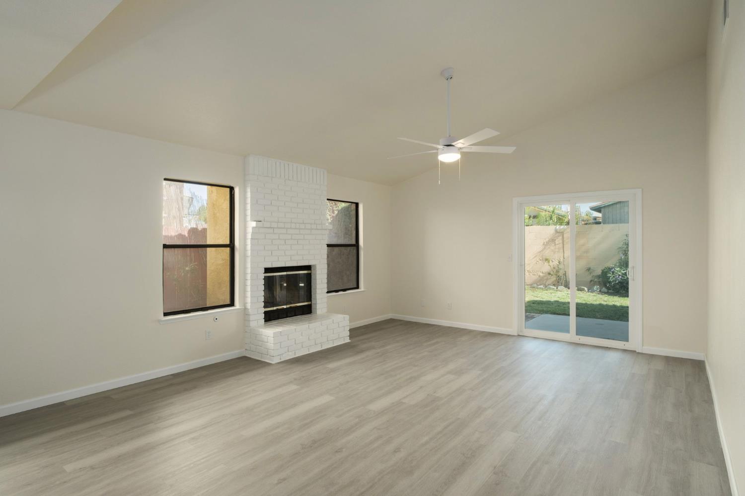 3418 Oryan St, Selma, CA 93662
