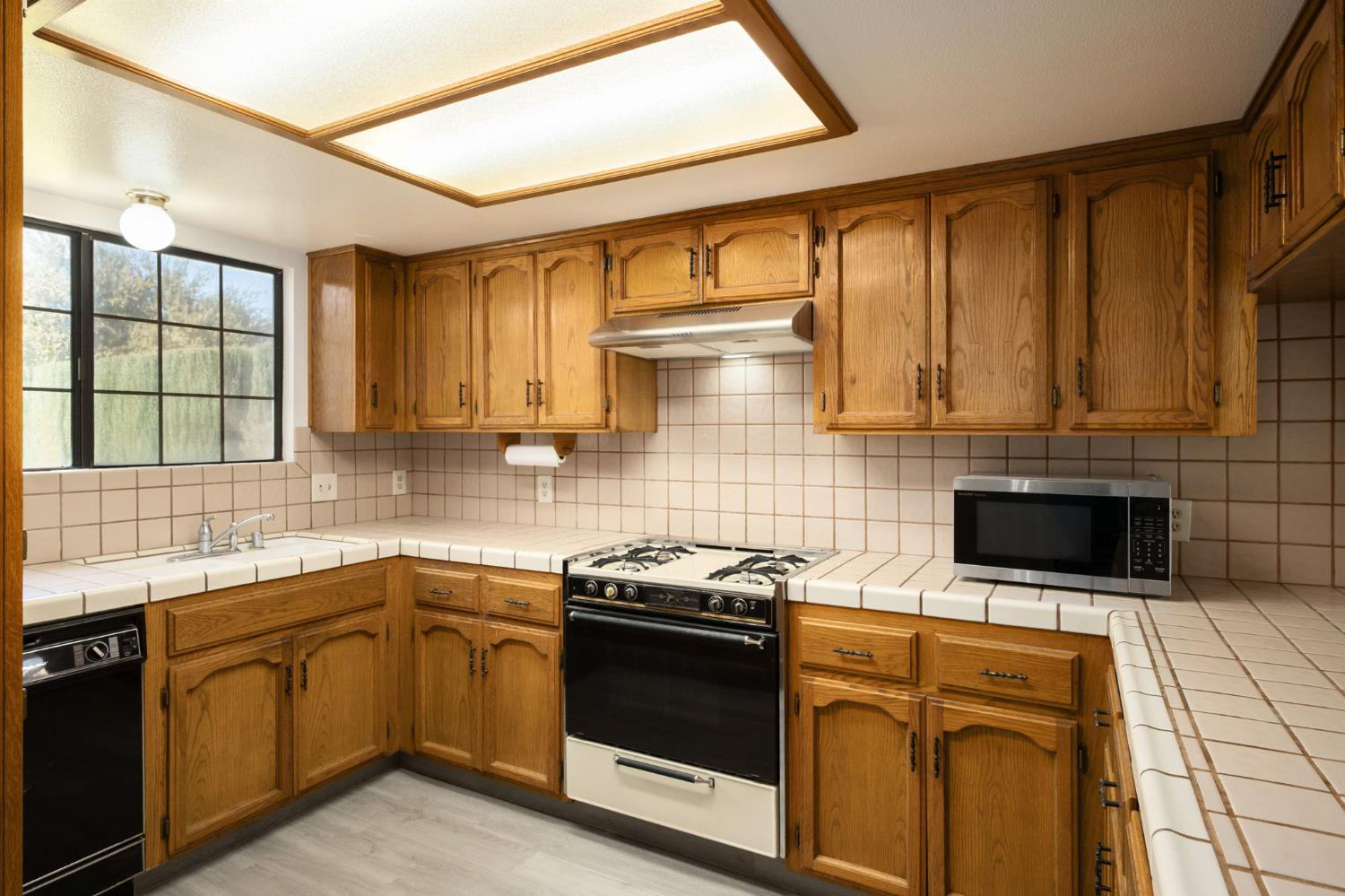 3418 Oryan St, Selma, CA 93662