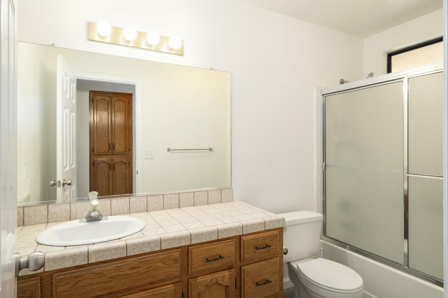 3418 Oryan St, Selma, CA 93662