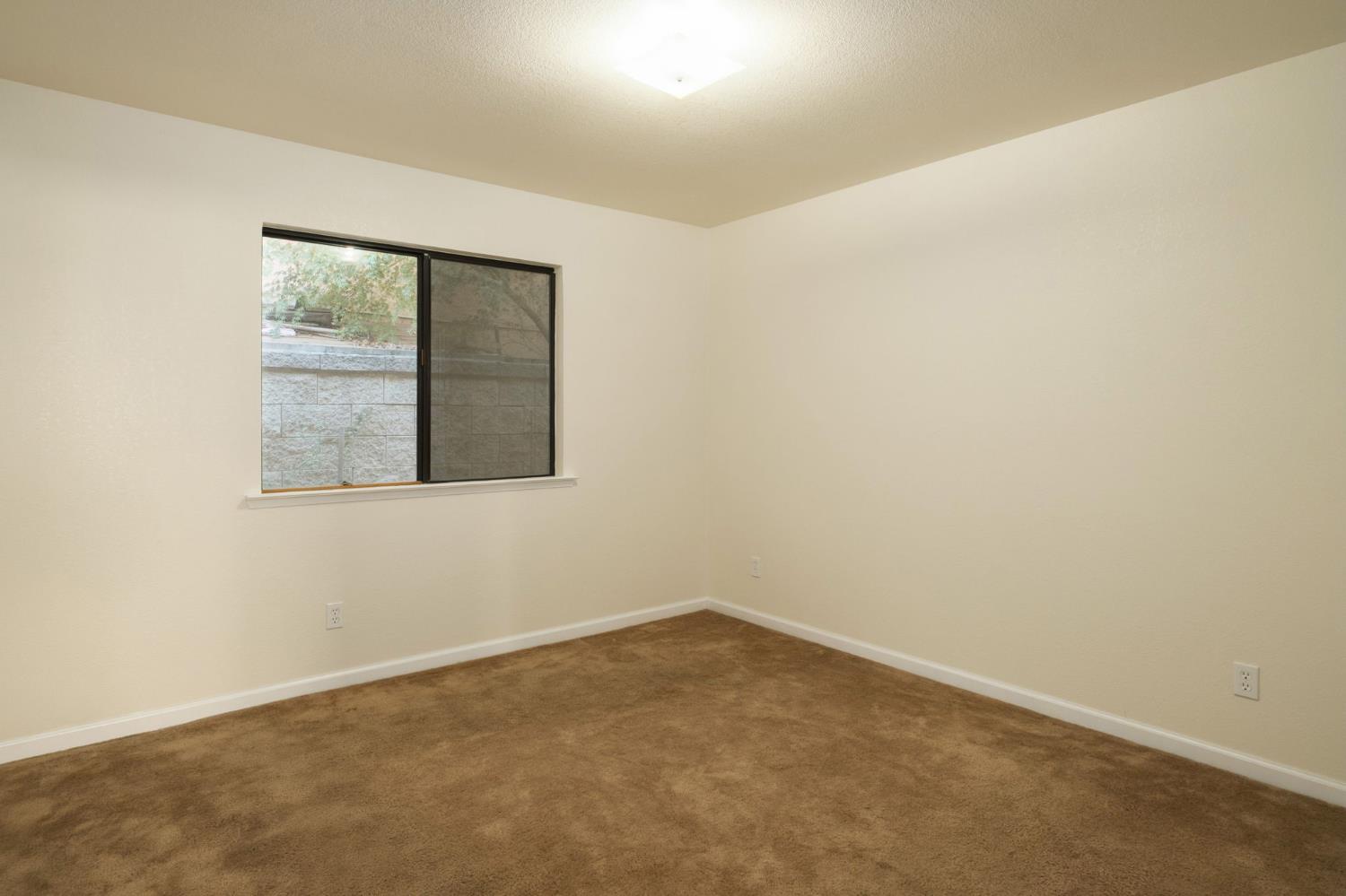 3418 Oryan St, Selma, CA 93662