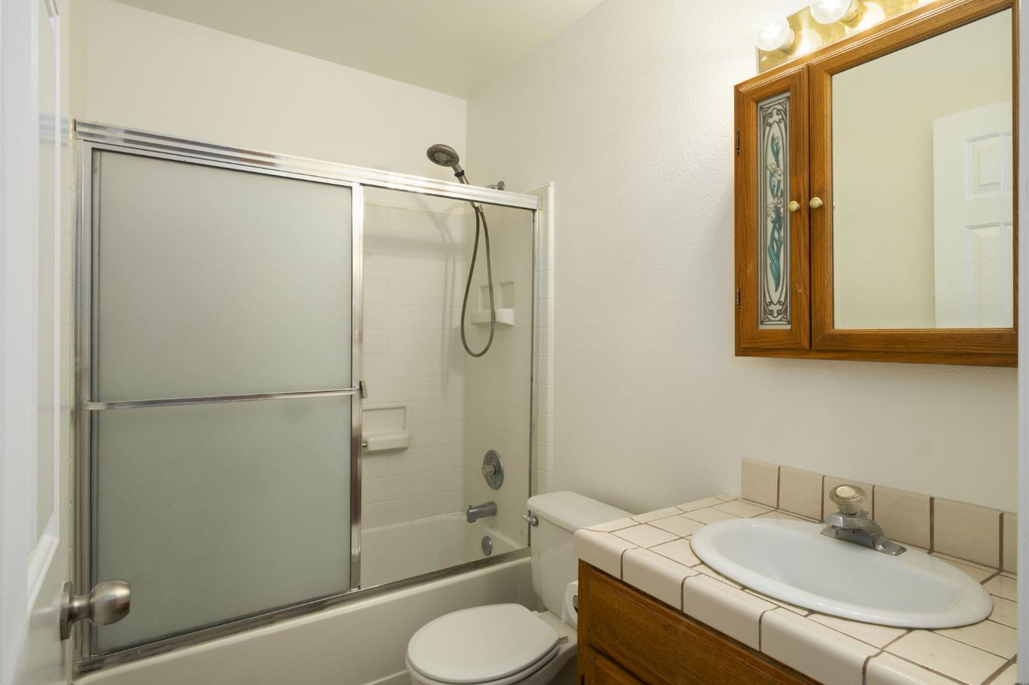 3418 Oryan St, Selma, CA 93662