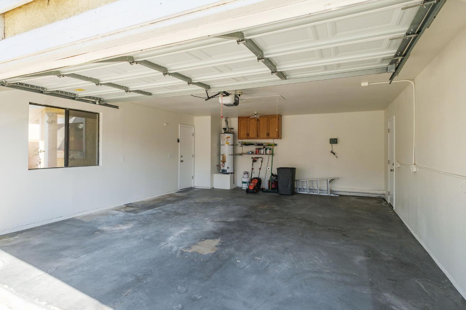 3418 Oryan St, Selma, CA 93662
