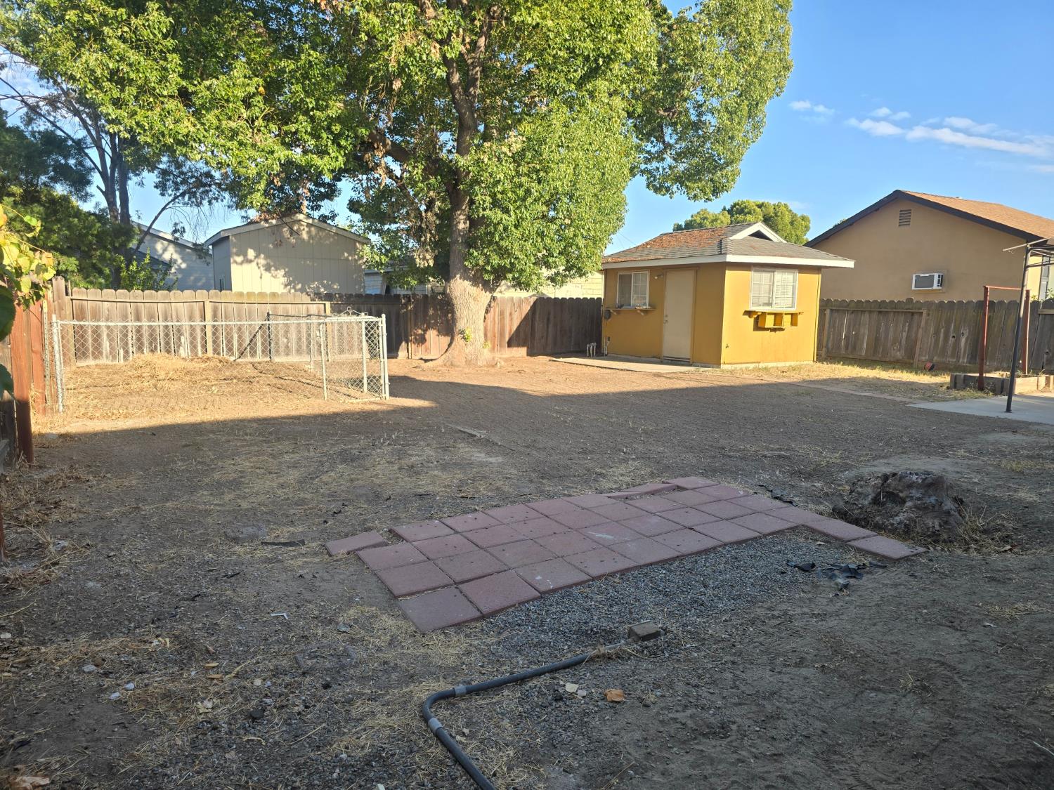 530 Locust Ave, Manteca, CA 95337