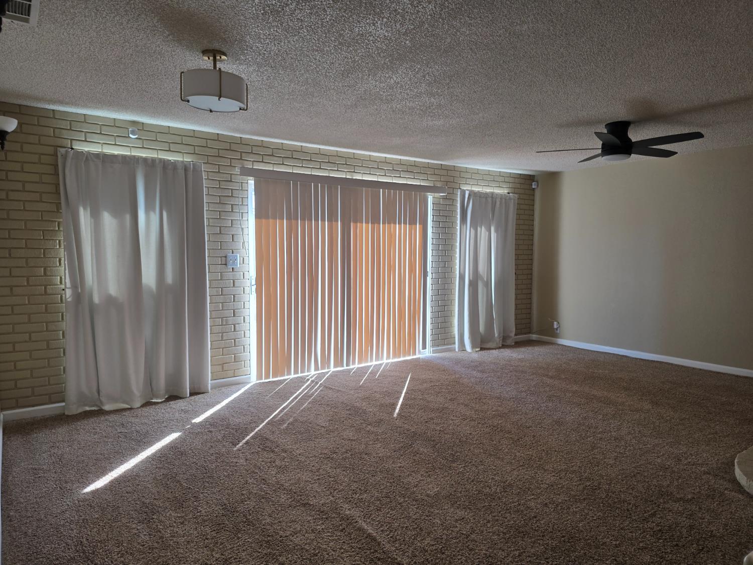 530 Locust Ave, Manteca, CA 95337