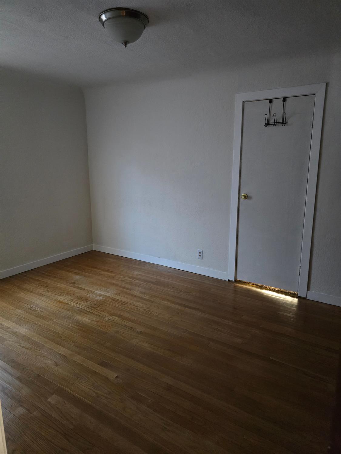 530 Locust Ave, Manteca, CA 95337