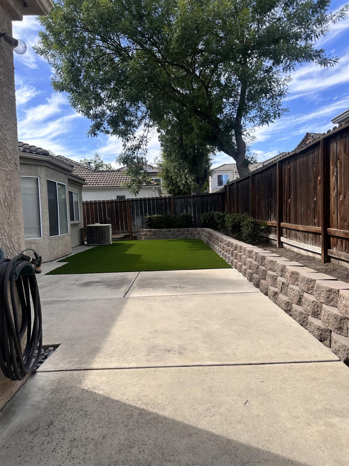 9546 N Senator Dr, Fresno, CA 93720