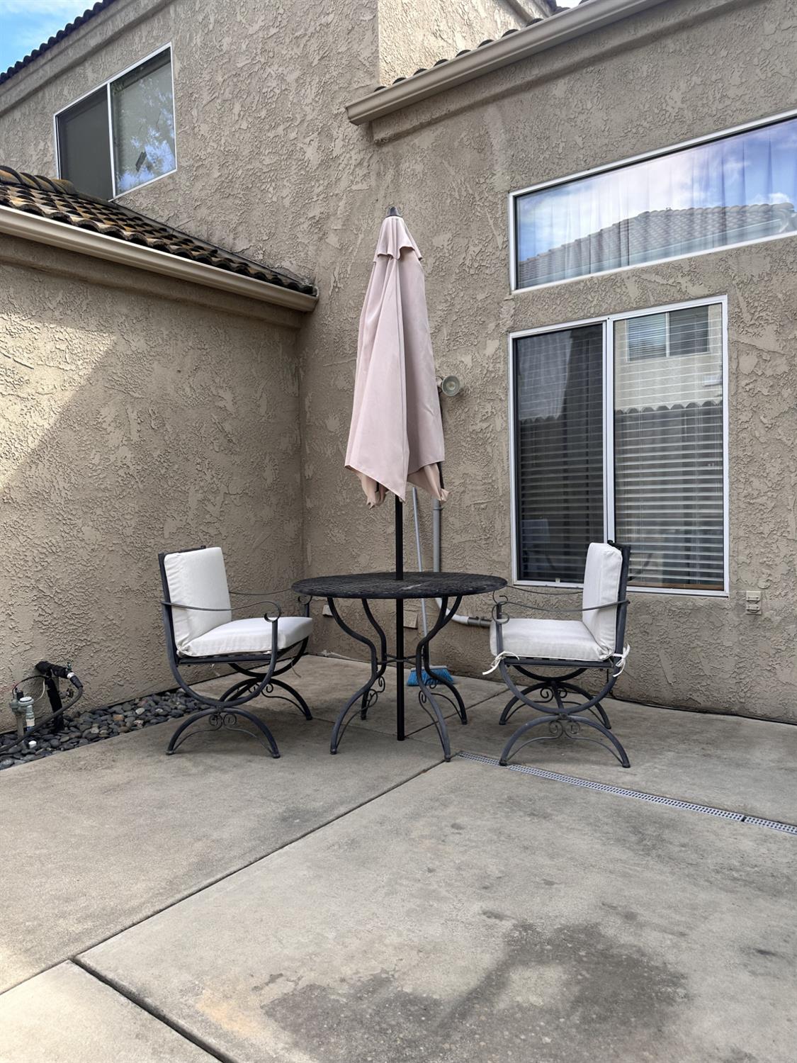 9546 N Senator Dr, Fresno, CA 93720