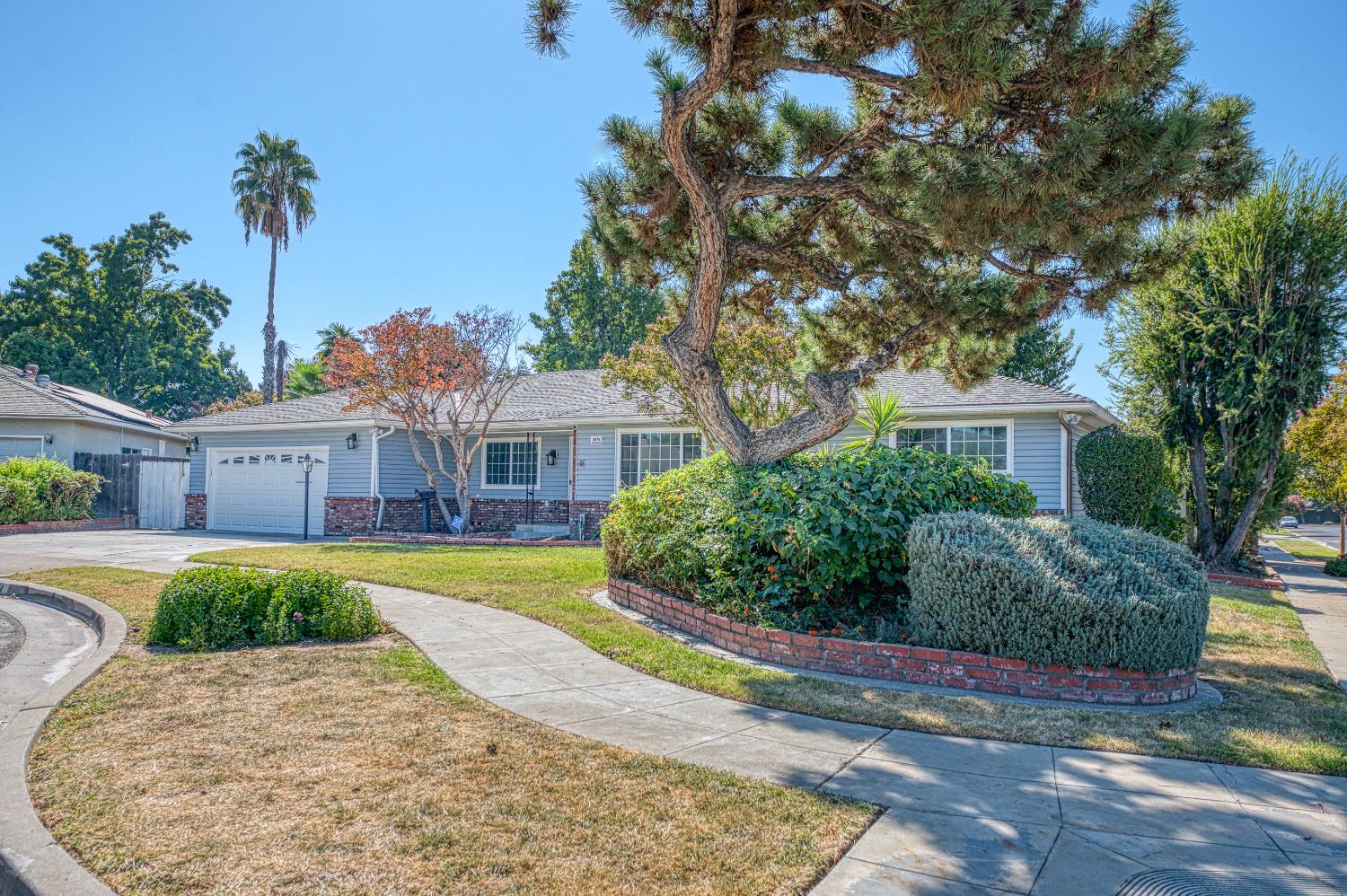 6474 N 5Th St, Fresno, CA 93710