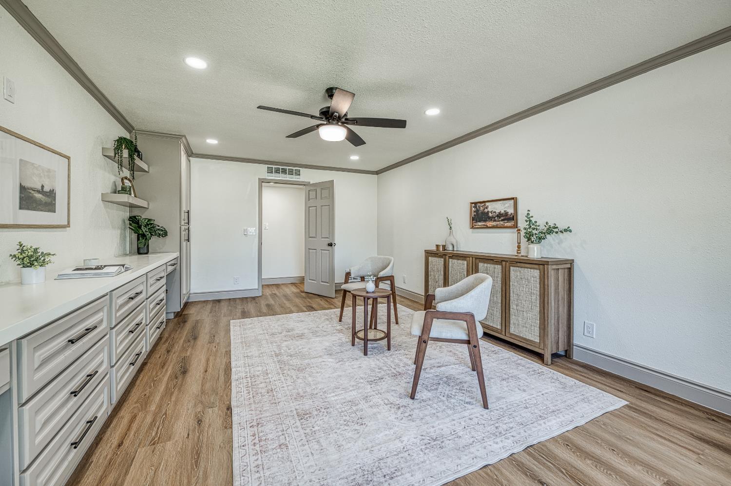 6474 N 5Th St, Fresno, CA 93710