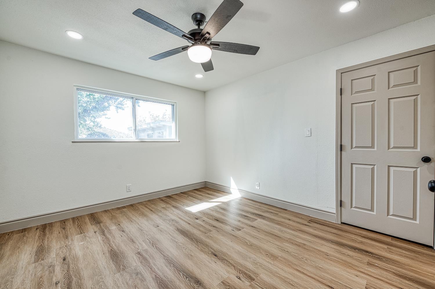6474 N 5Th St, Fresno, CA 93710