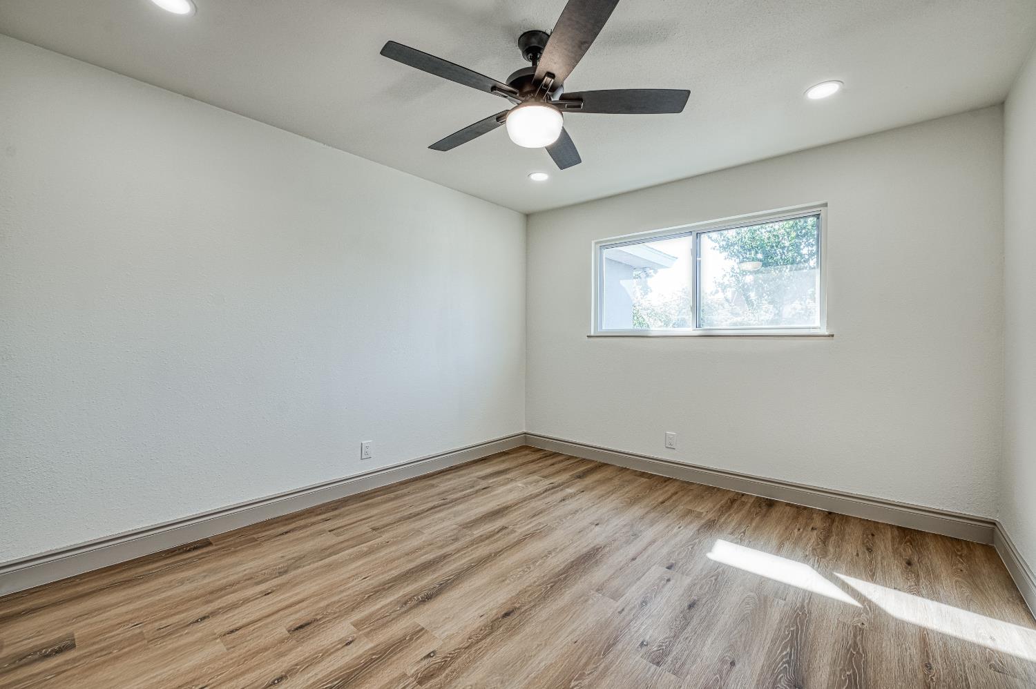 6474 N 5Th St, Fresno, CA 93710