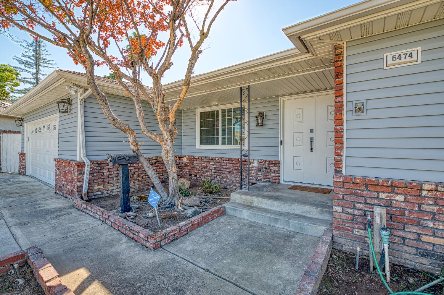 6474 N 5Th St, Fresno, CA 93710