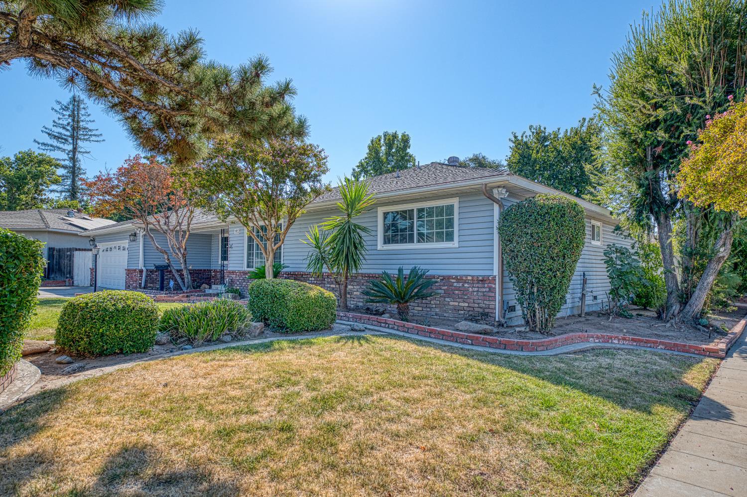 6474 N 5Th St, Fresno, CA 93710