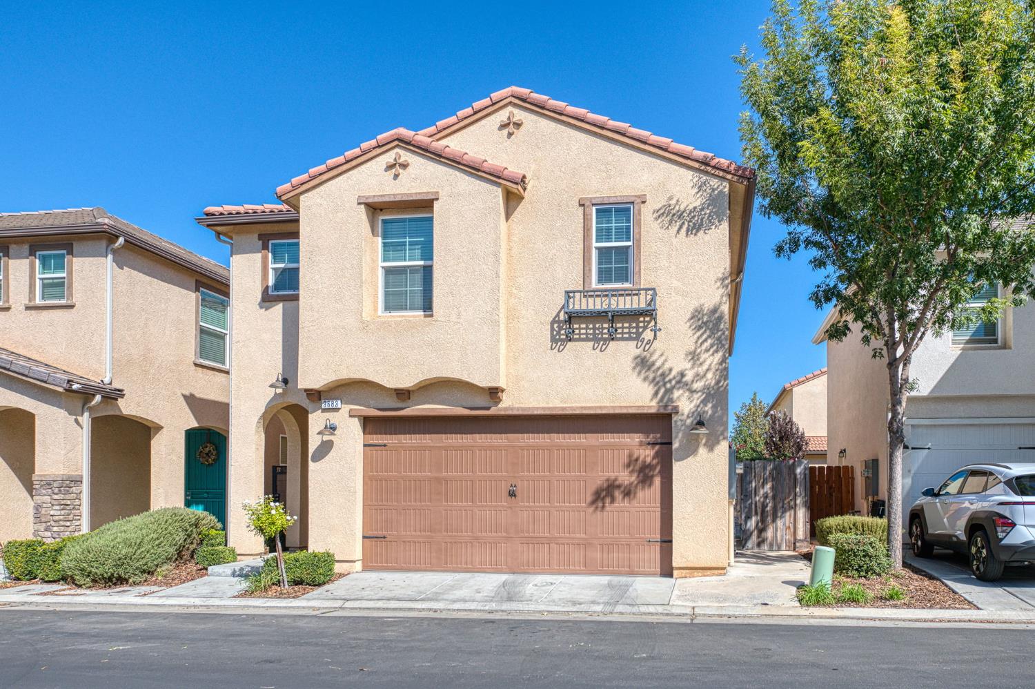 3683 Friendship Ln, Clovis, CA 93619