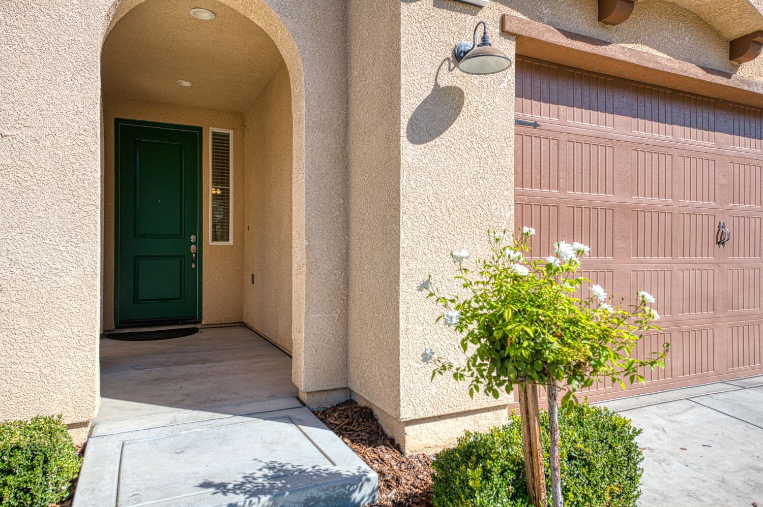 3683 Friendship Ln, Clovis, CA 93619