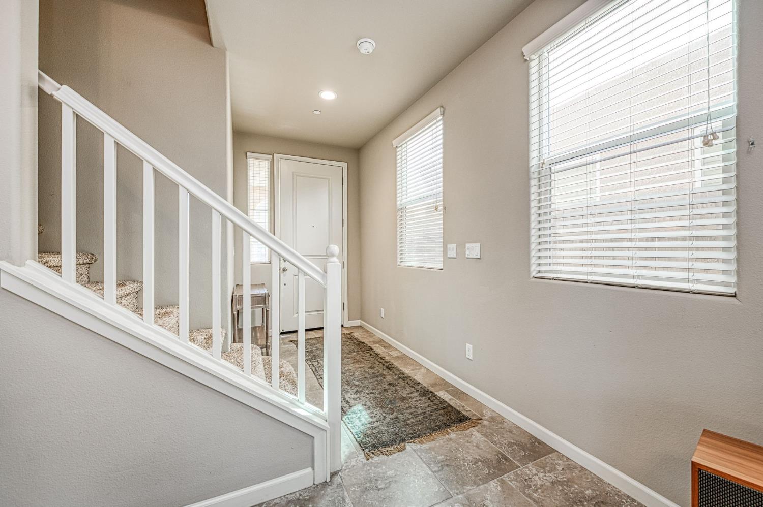 3683 Friendship Ln, Clovis, CA 93619