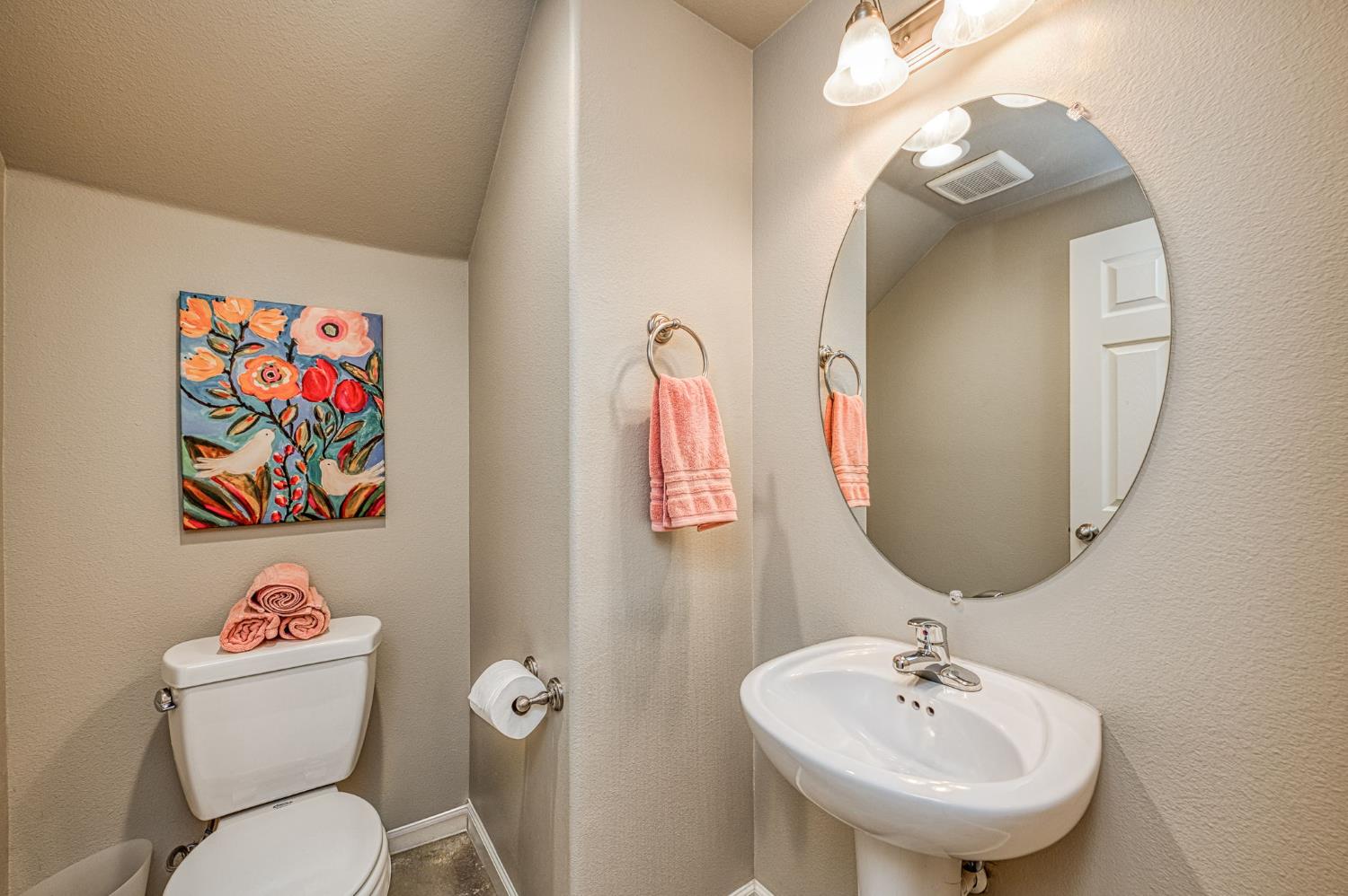 3683 Friendship Ln, Clovis, CA 93619