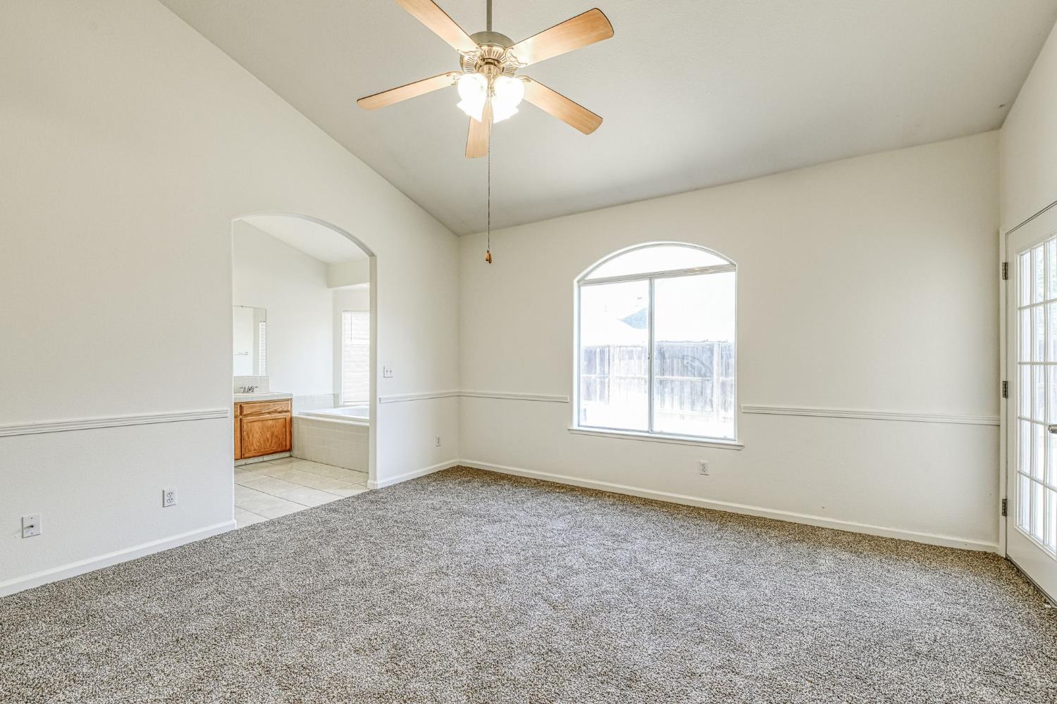 4692 W Celeste Ave, Fresno, CA 93722