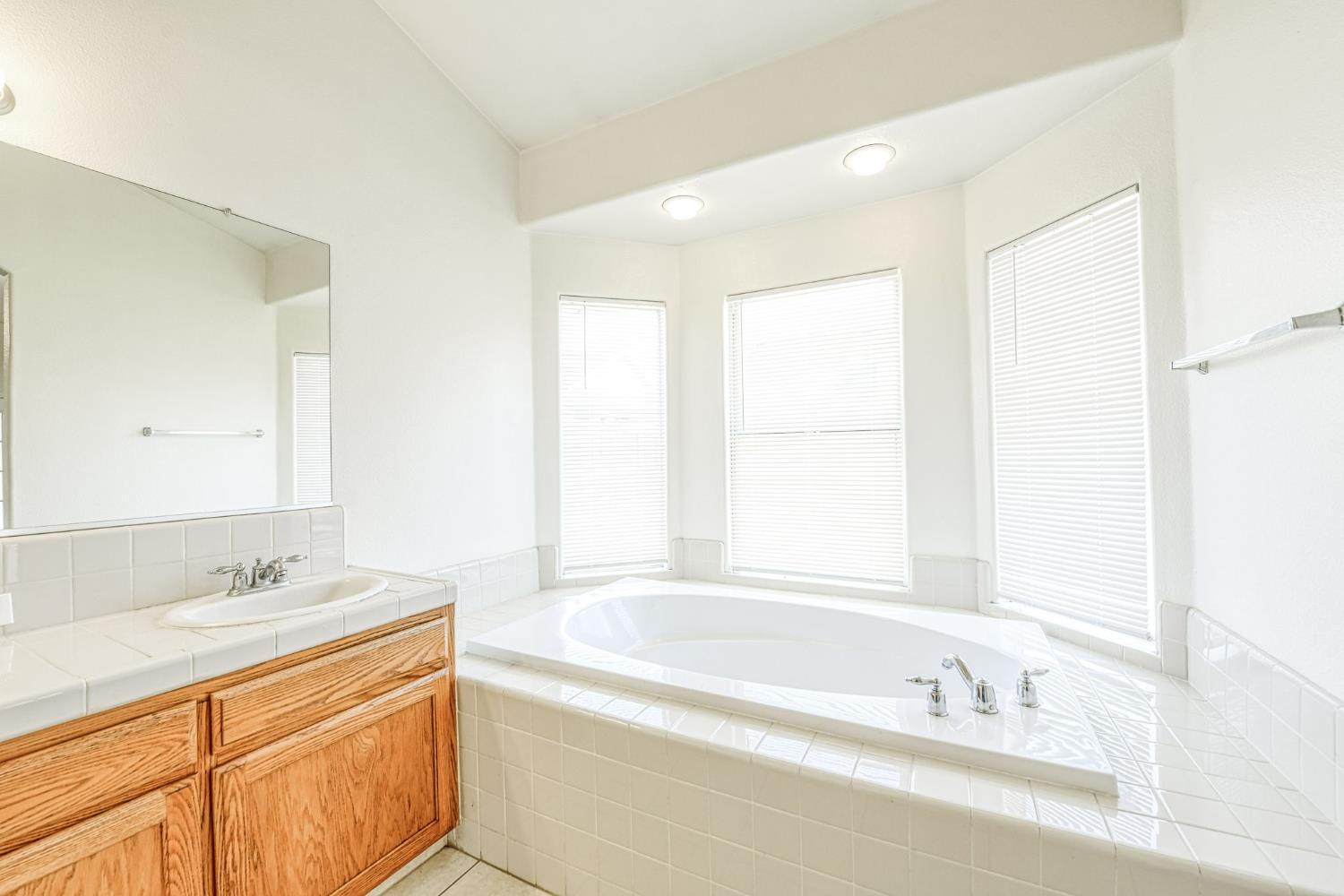 4692 W Celeste Ave, Fresno, CA 93722