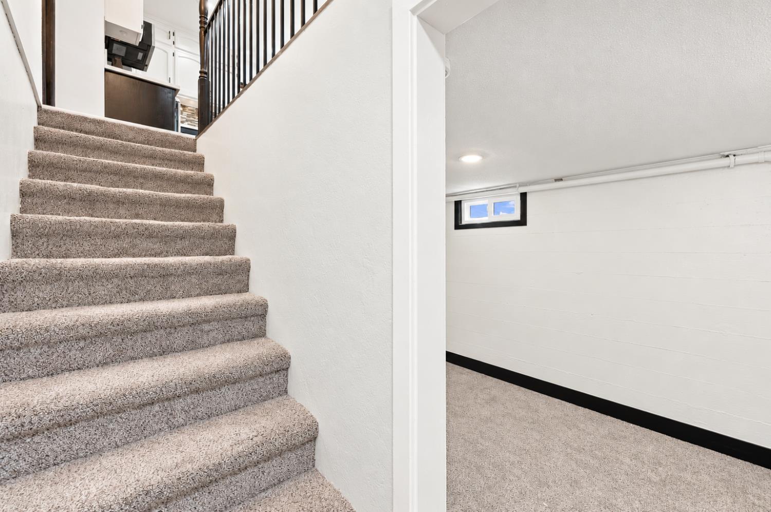 1545 N Vagedes Ave, Fresno, CA 93728