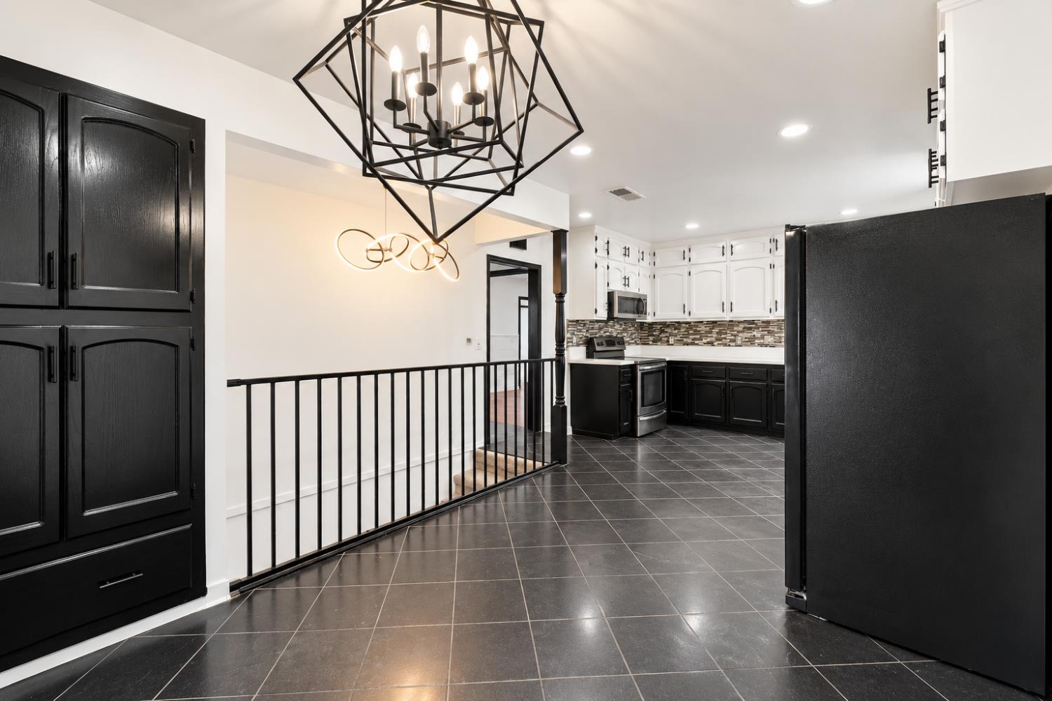 1545 N Vagedes Ave, Fresno, CA 93728