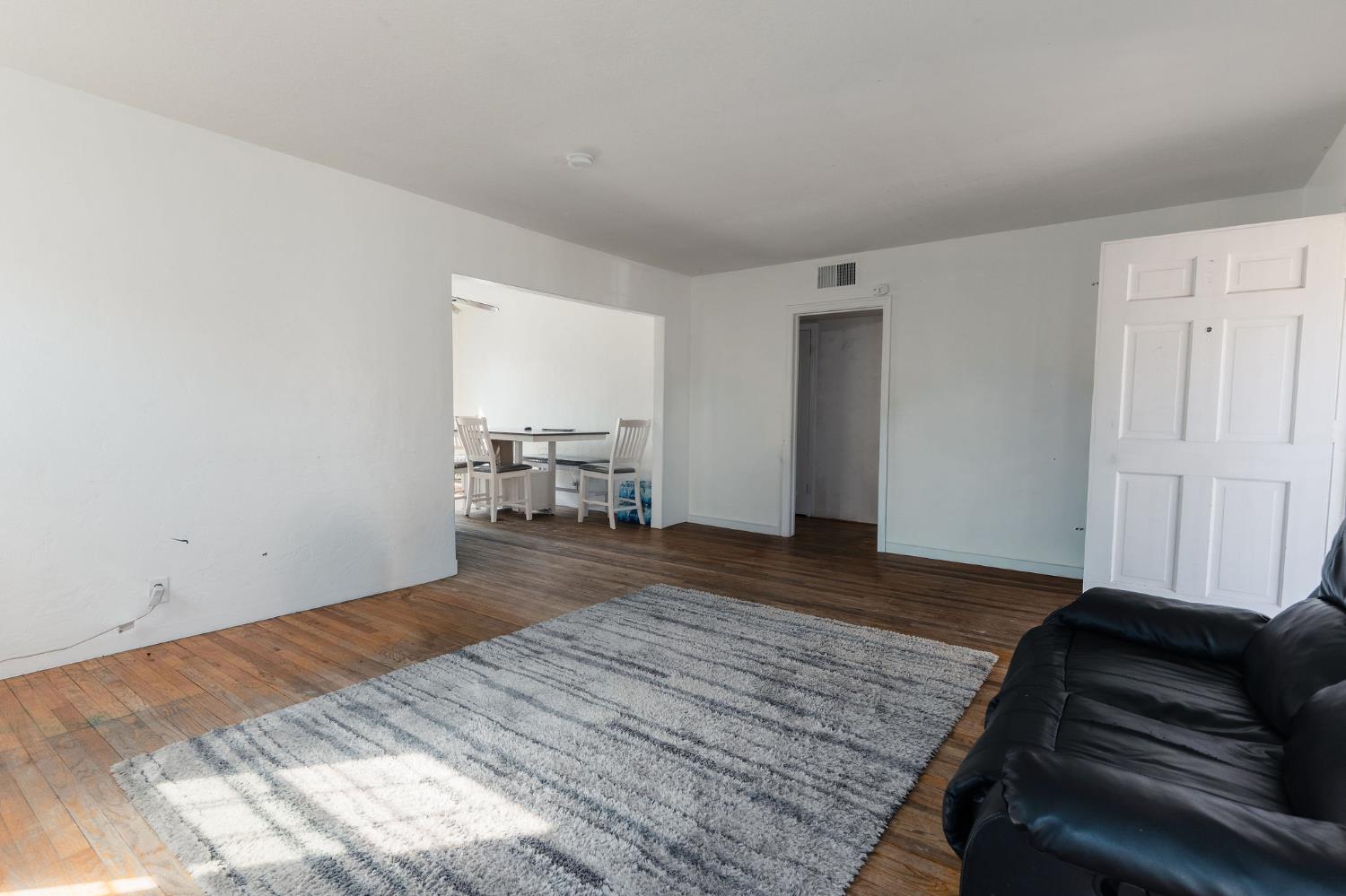 2974 E Cornell Ave, Fresno, CA 93703
