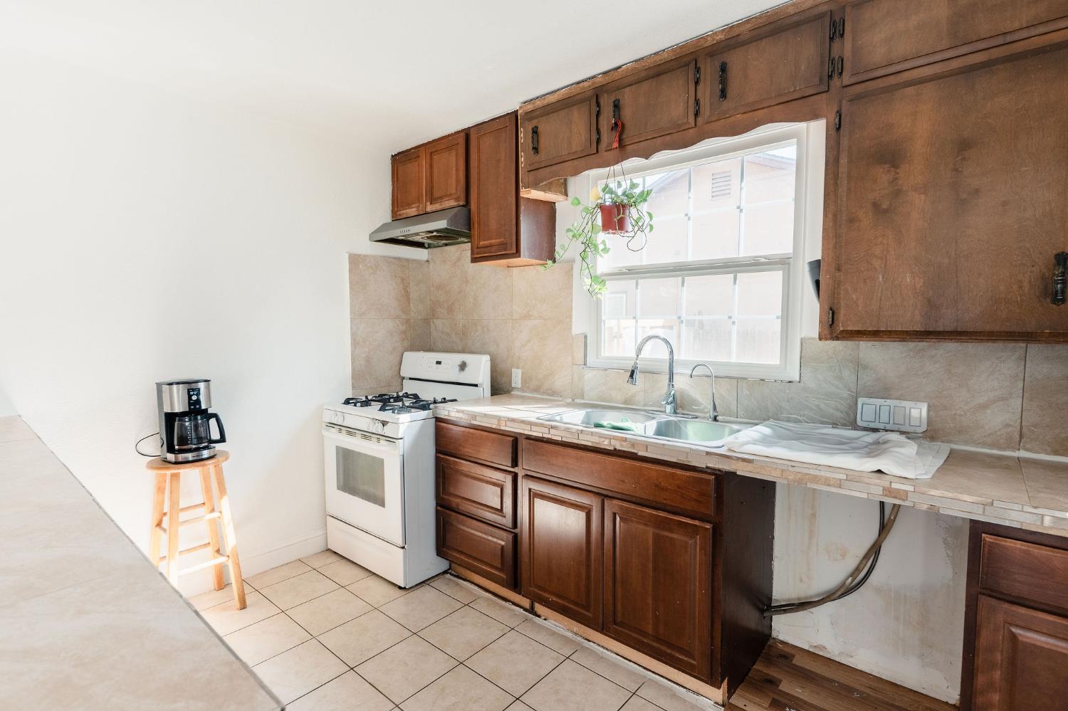 2974 E Cornell Ave, Fresno, CA 93703