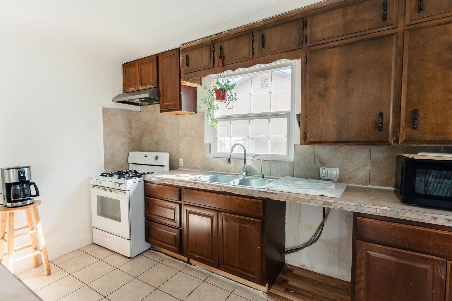 2974 E Cornell Ave, Fresno, CA 93703