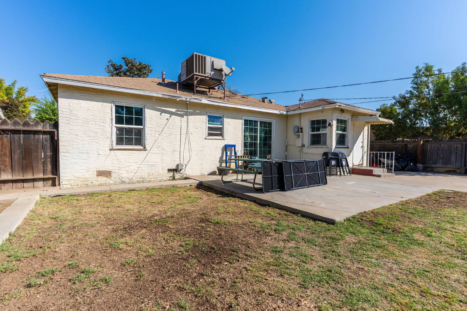2974 E Cornell Ave, Fresno, CA 93703