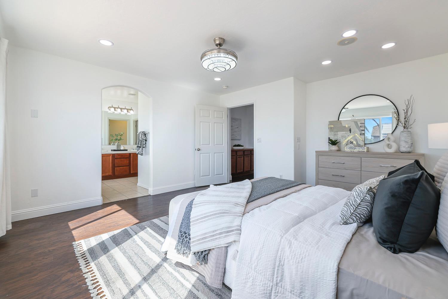 6847 E Townsend Ave, Fresno, CA 93727