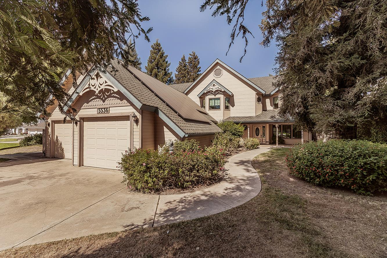 5536 W Prospect Dr, Visalia, CA 93291
