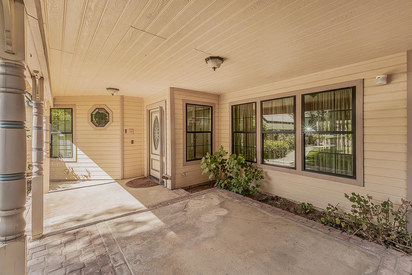 5536 W Prospect Dr, Visalia, CA 93291