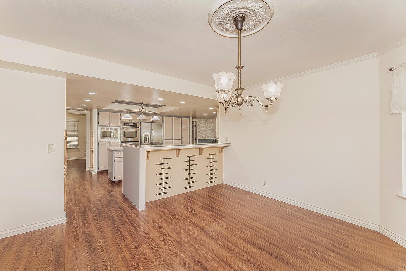 5536 W Prospect Dr, Visalia, CA 93291