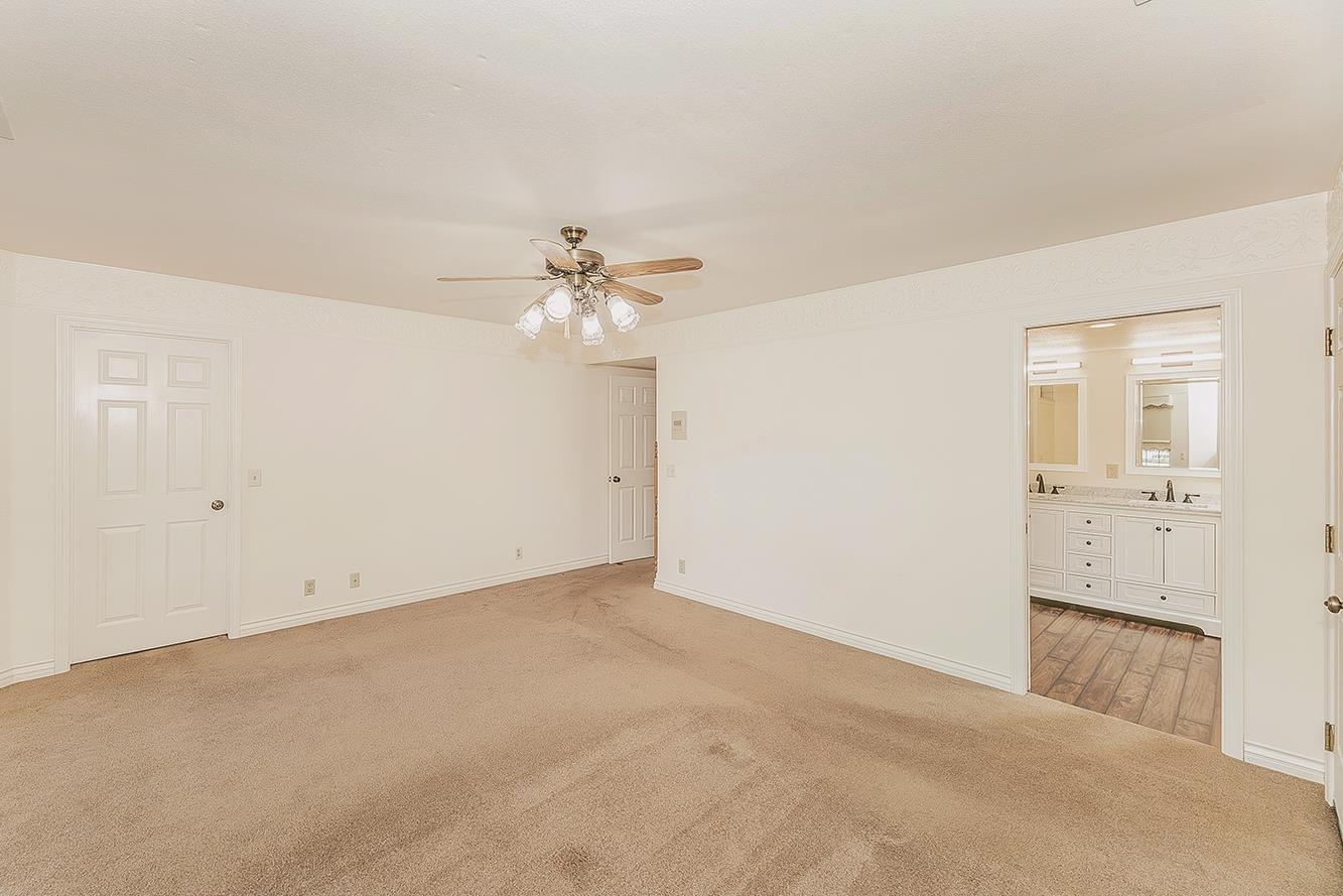 5536 W Prospect Dr, Visalia, CA 93291