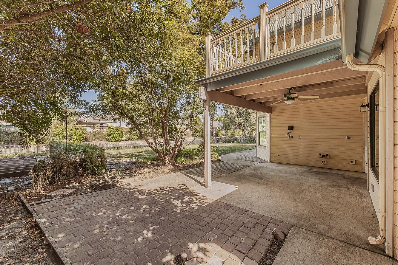 5536 W Prospect Dr, Visalia, CA 93291