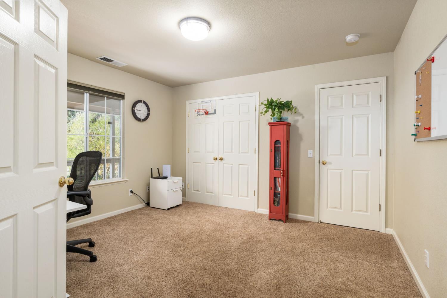 30240 Gooseberry Ln, Prather, CA 93651
