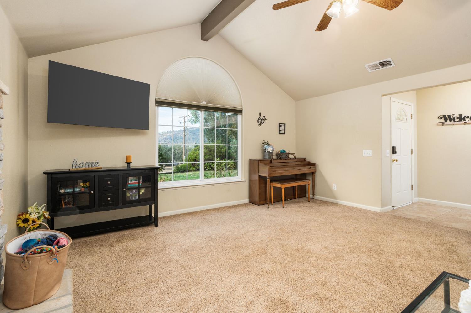 30240 Gooseberry Ln, Prather, CA 93651