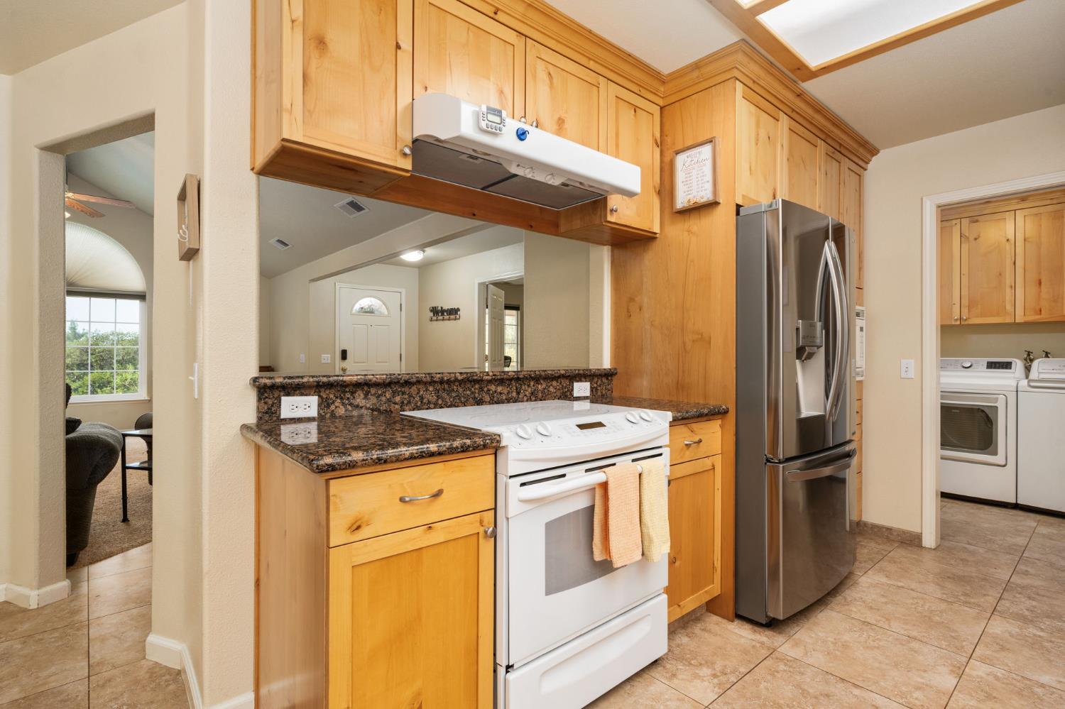 30240 Gooseberry Ln, Prather, CA 93651