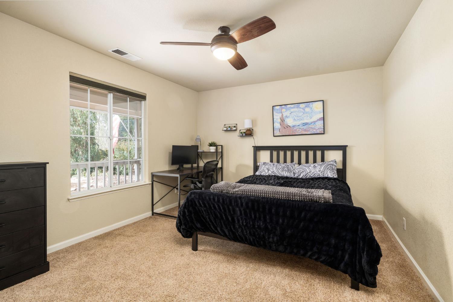 30240 Gooseberry Ln, Prather, CA 93651