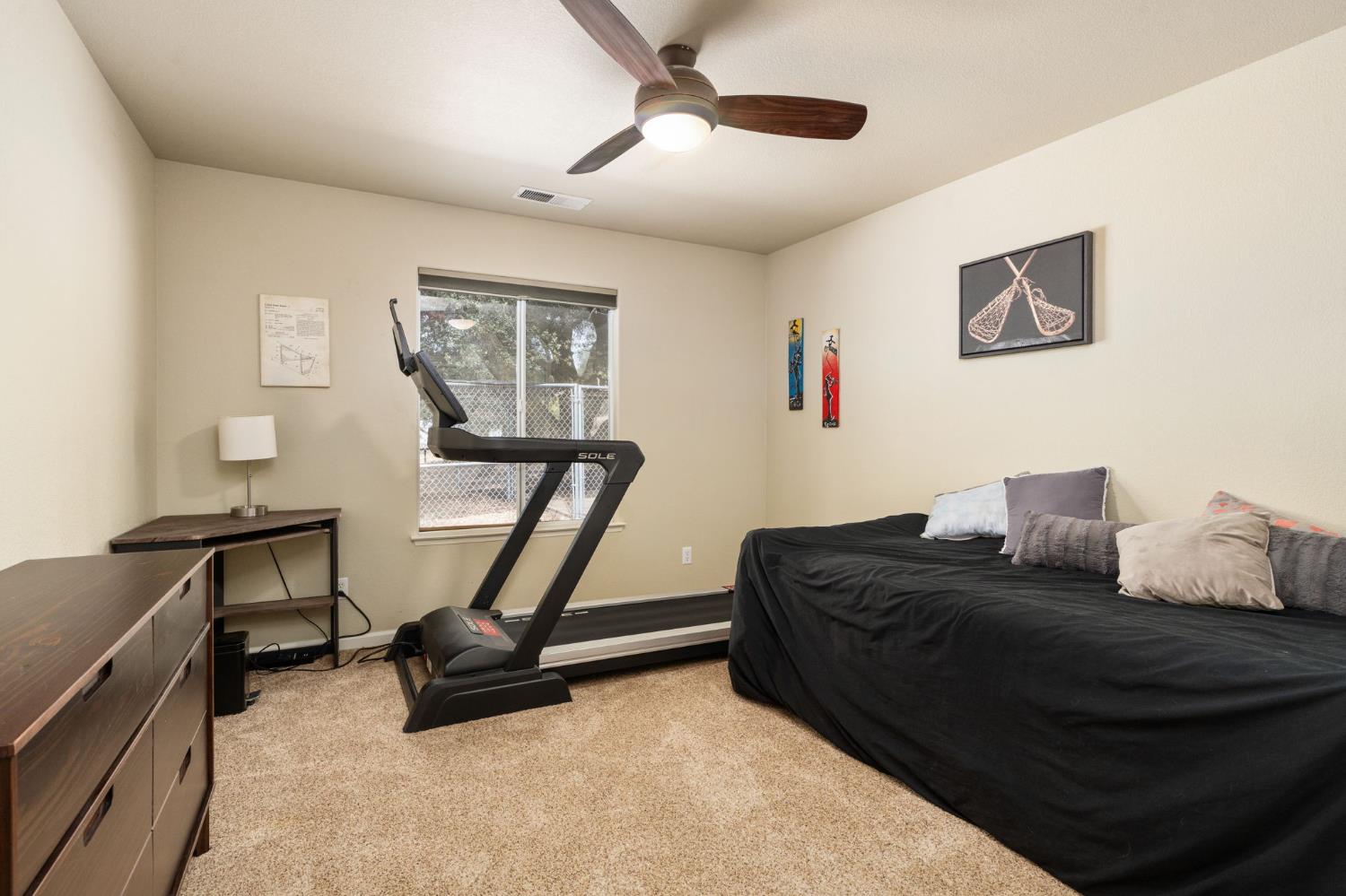 30240 Gooseberry Ln, Prather, CA 93651