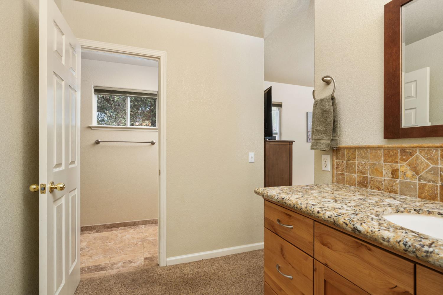 30240 Gooseberry Ln, Prather, CA 93651