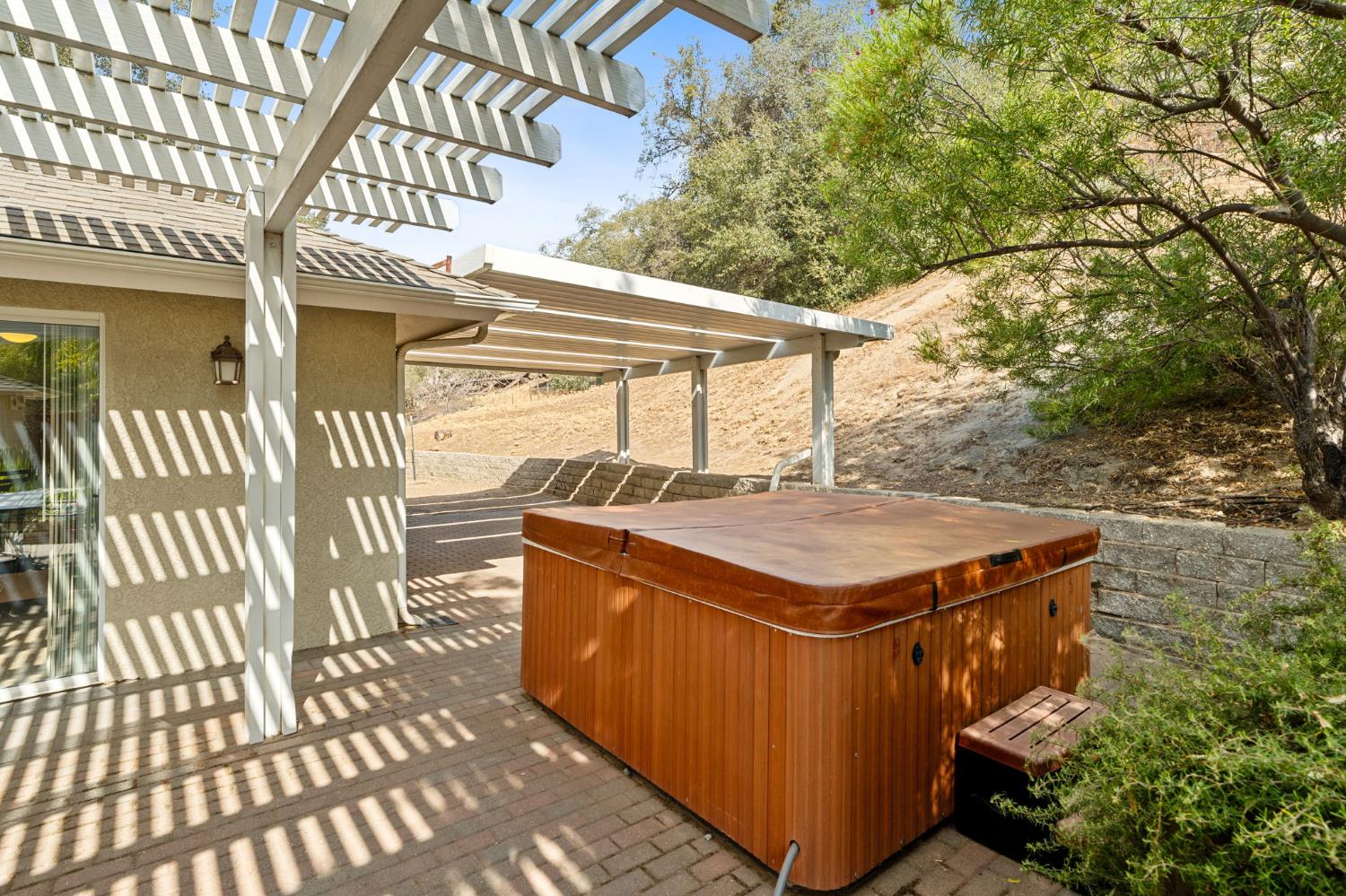 30240 Gooseberry Ln, Prather, CA 93651