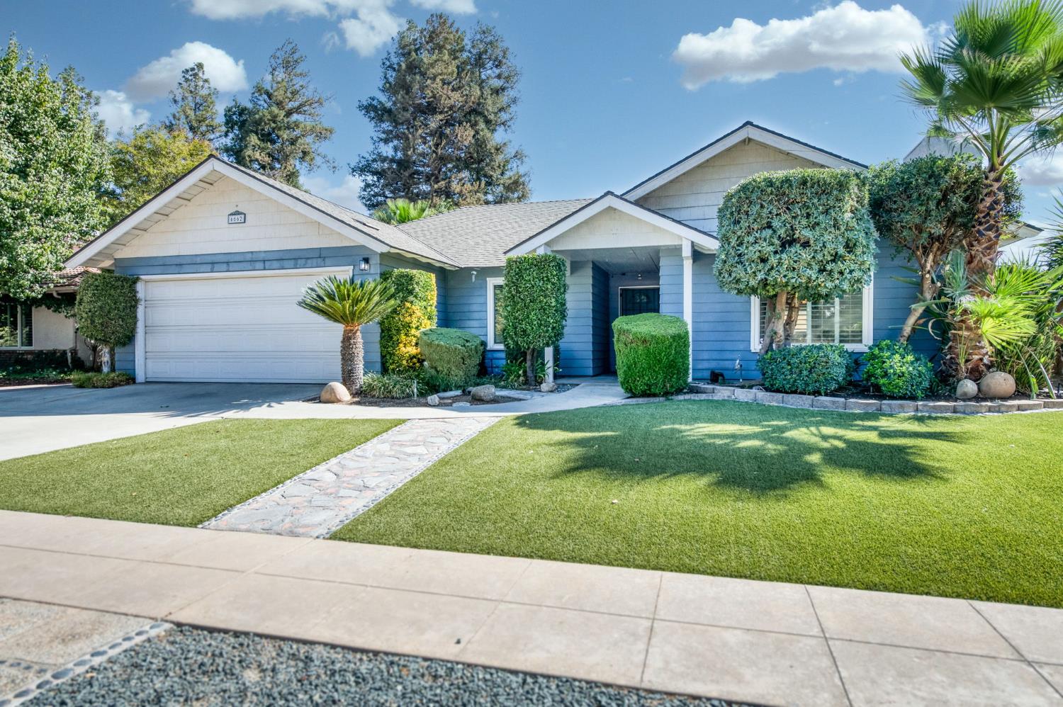 6662 N Brunswick Ave, Fresno, CA 93722